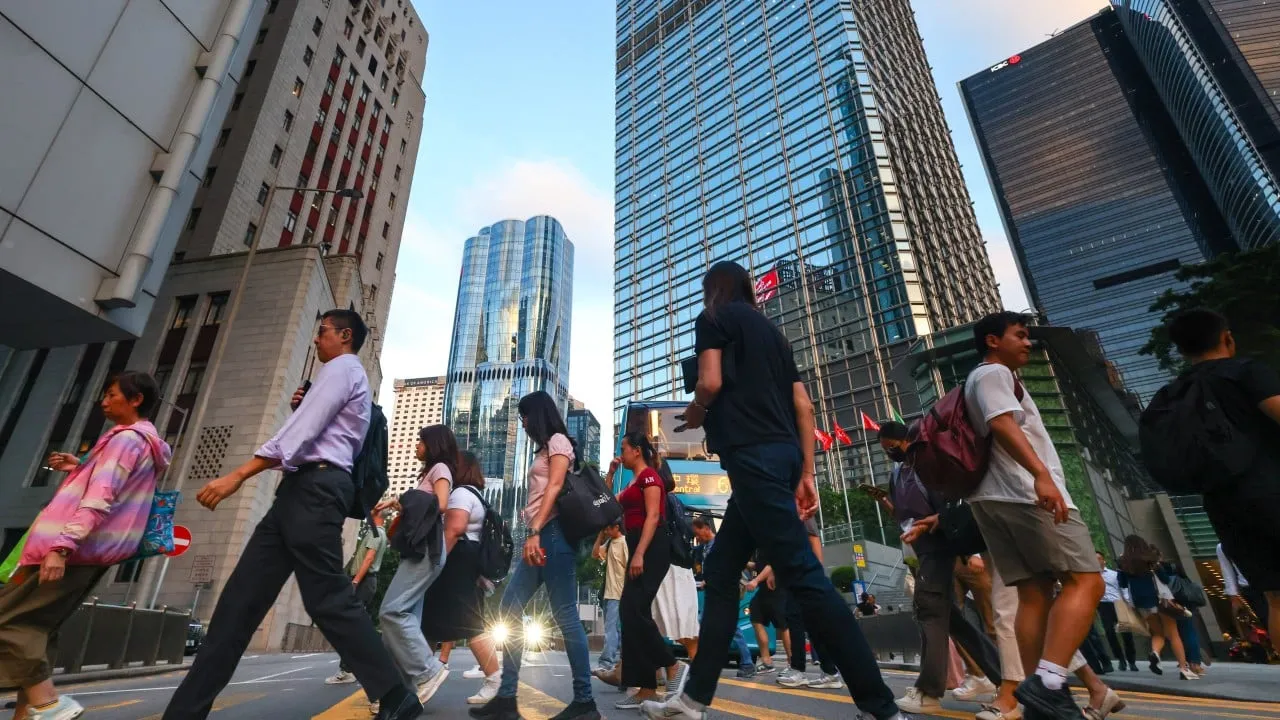 杰出人才准证计划：每年在香港保留50,000名人才